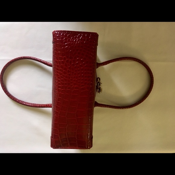 Burgundy/Red “Crocodile” Liz Claiborne Purse. - Picture 6 of 8